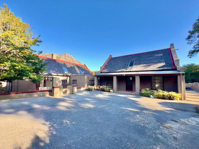 8 Bedroom Property for Sale in Hout Bay Western Cape